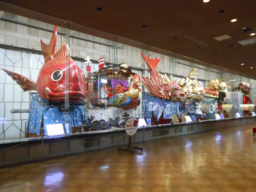 Lacquered hikiyama float at Karatsu Kunchi