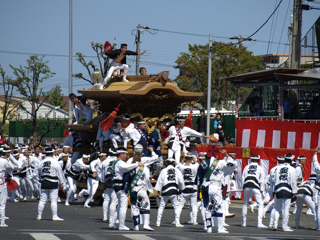 A danjiri float being pulled through the streets at Kishiwada Danjiri Matsuri