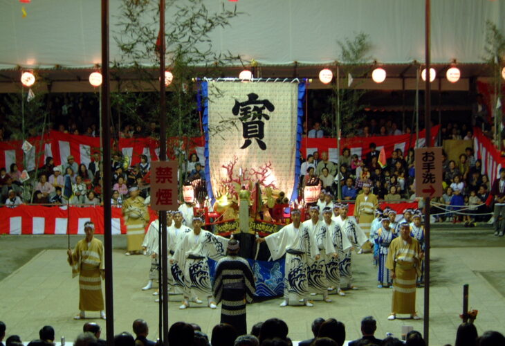 Dragon dance at Nagasaki Kunchi