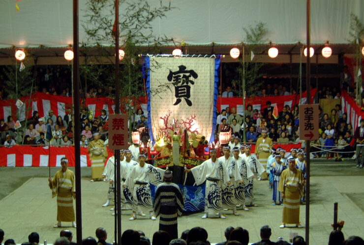 Dragon dance at Nagasaki Kunchi