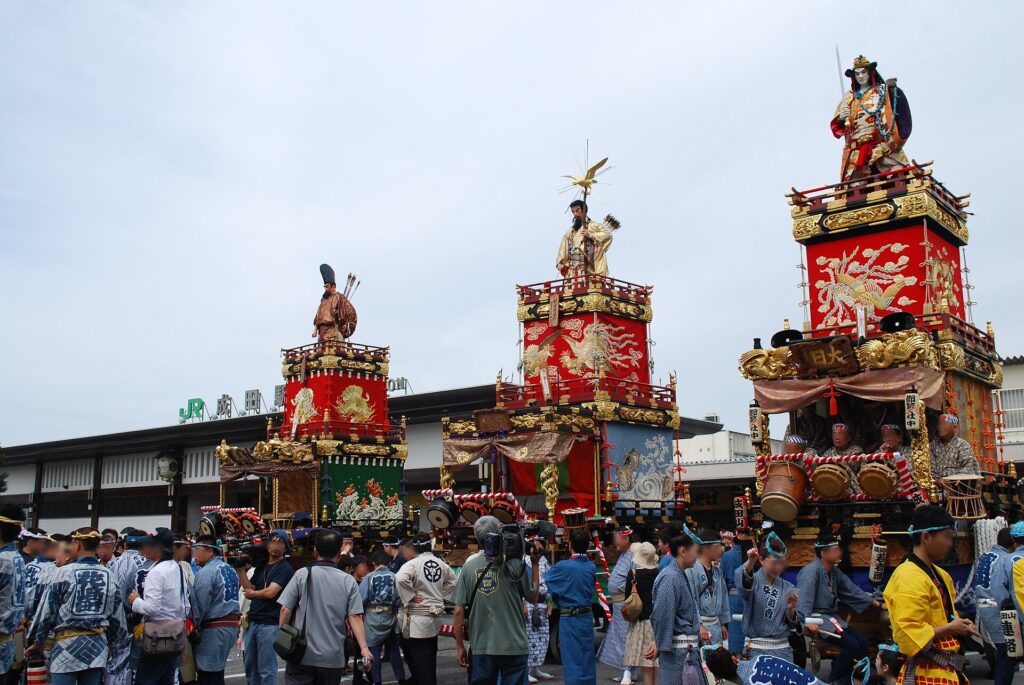 Ornate wooden float on the approach to Naritasan during the Gion festival