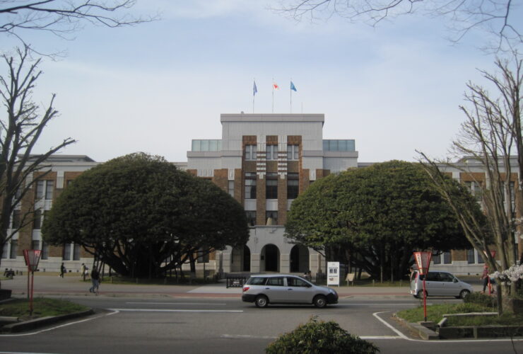 The front plaza of Shiinoki Geihinkan in Kanazawa